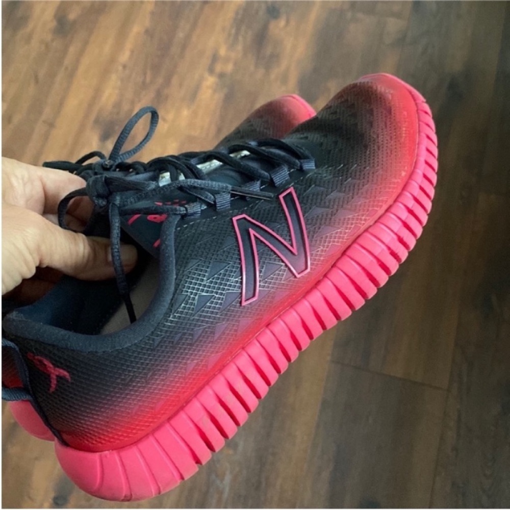 New Balance Women's Black and Pink Sneakers